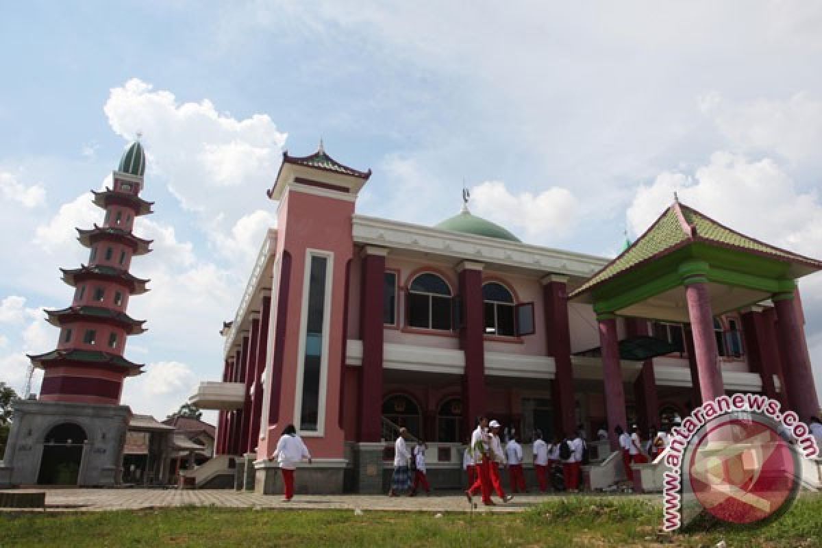 Wisata religi Sumatera, Surau Tanpa Atap hingga Masjid Cheng Ho