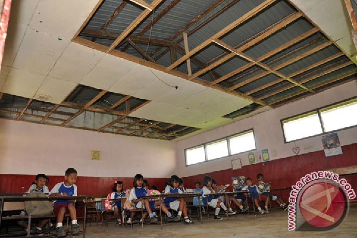 Ratusan ruang kelas di Kabupaten Sukabumi rusak