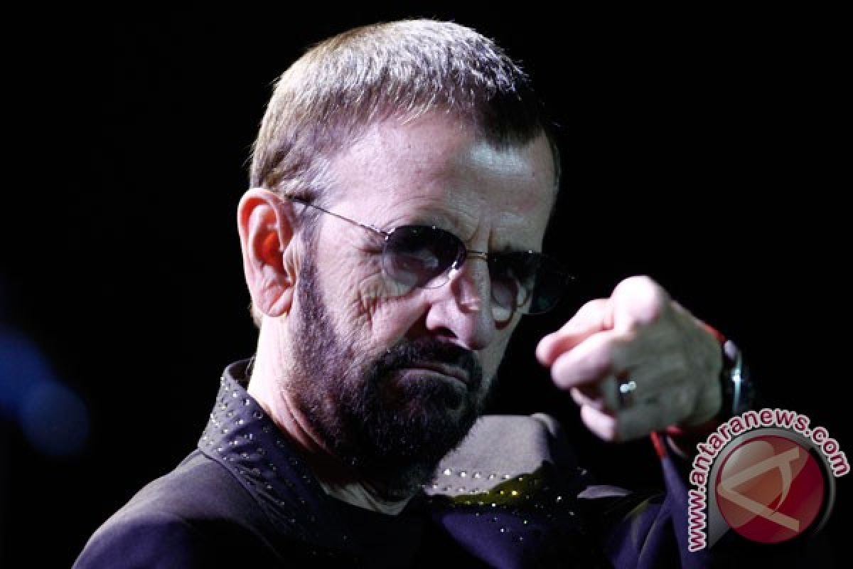 Ringo Starr terima gelar kebangsawanan Inggris di Buckingham Palace