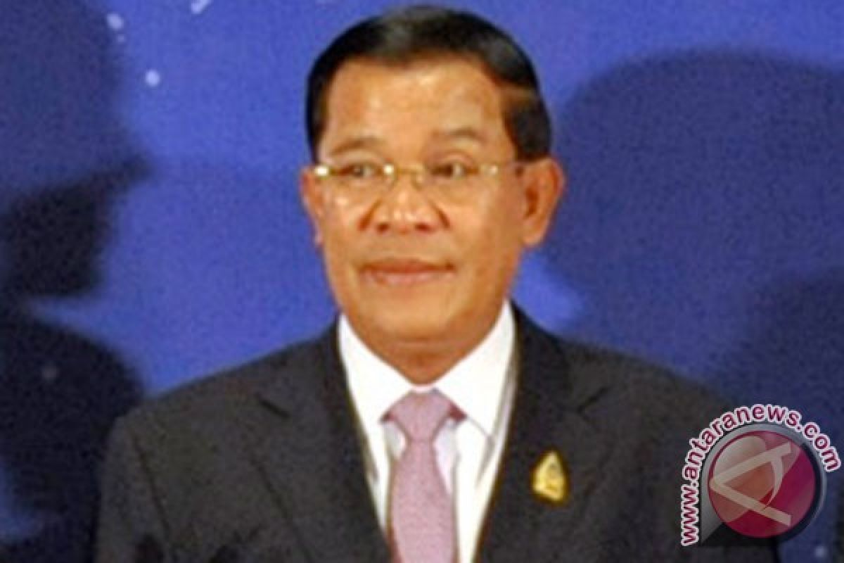 Cambodian PM urges ministers to seek more fund for ASEAN`s infrastructure development 