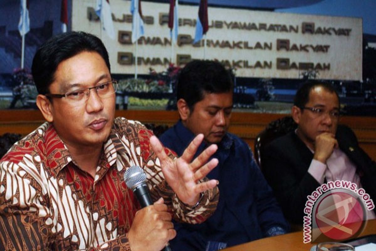 Komentar legislator terkait wacana parpol tak usung calon diberi sanksi