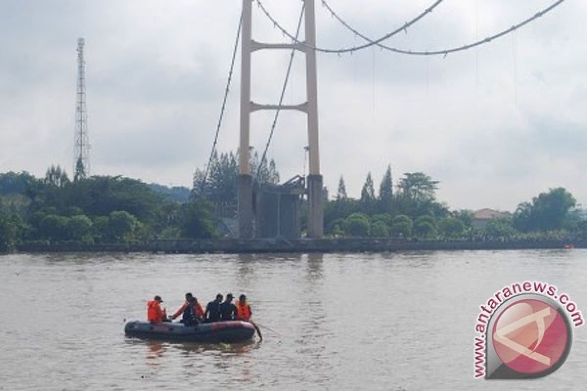 Penyelam tradisional dilibatkan cari korban jembatan ambruk 