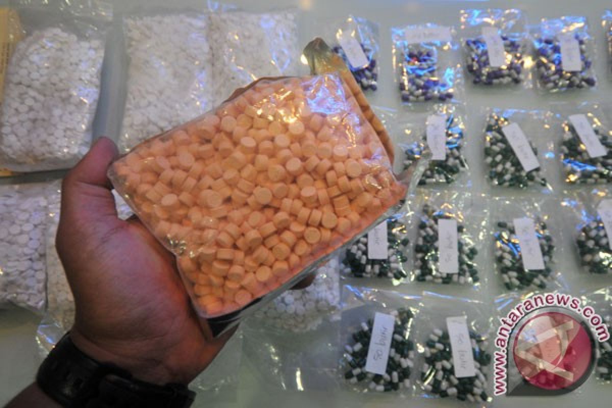 Customs confiscate ecstasy pills worth Rp1.4 billion in Karimun