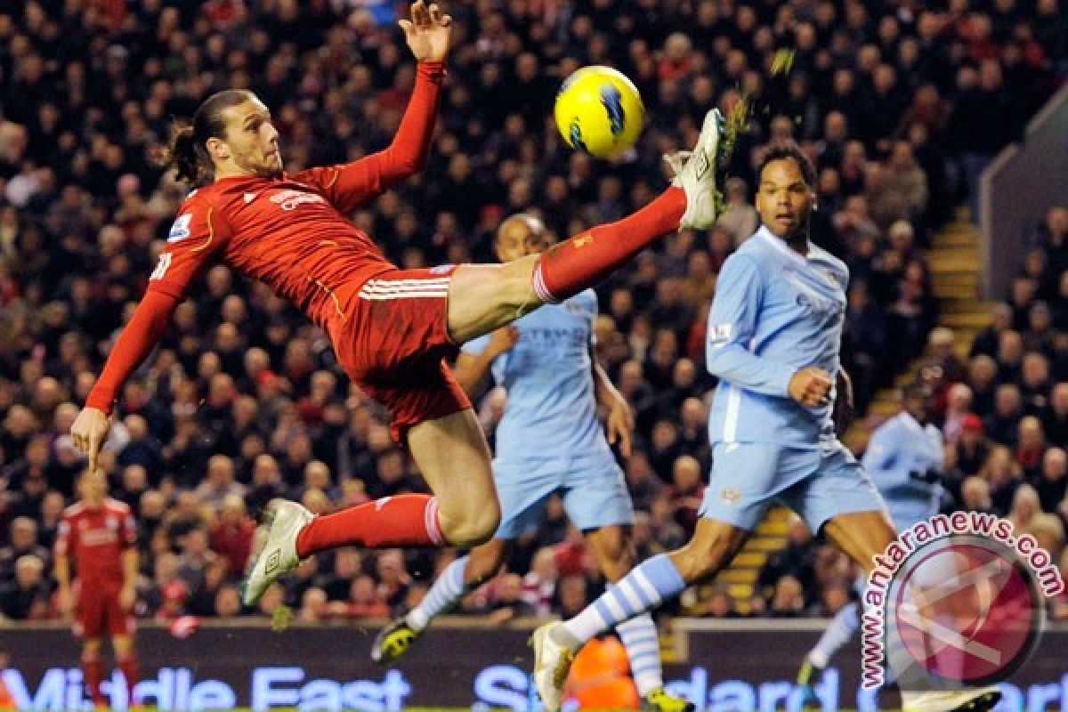 City tolak ide pertukaran Tevez dengan Carroll