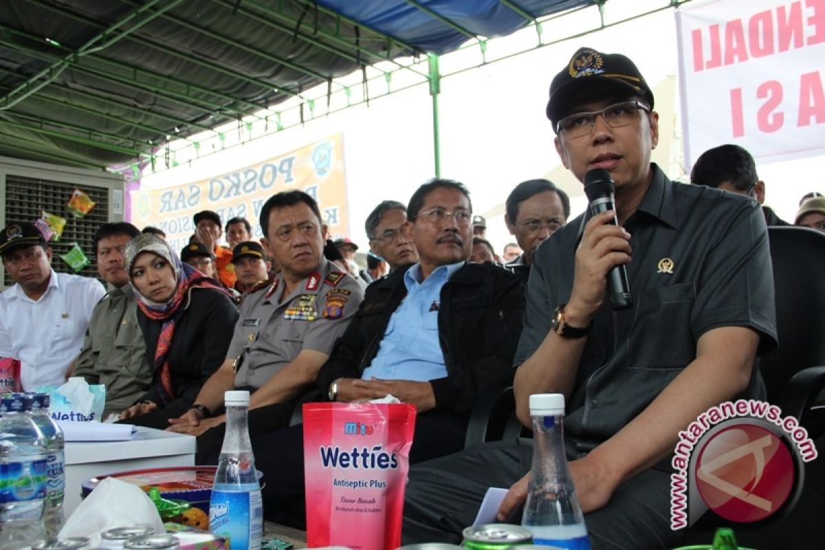 Komisi V DPR Tinjau Jembatan Ambruk