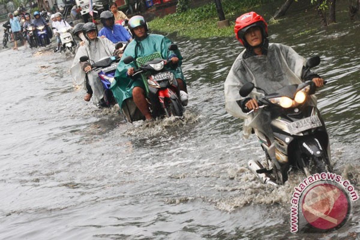 Pulau Jawa akan alami ledakan curah hujan