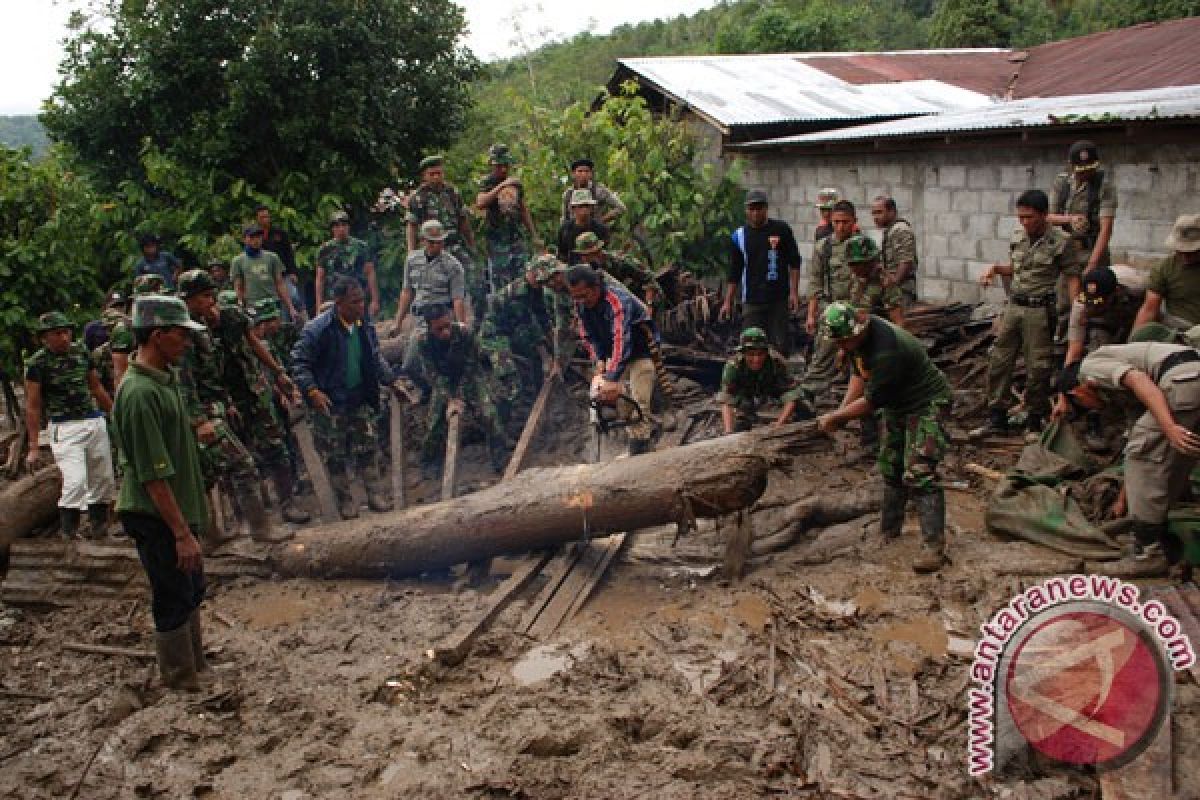 Banjir bandang hilangkan 147 rumah