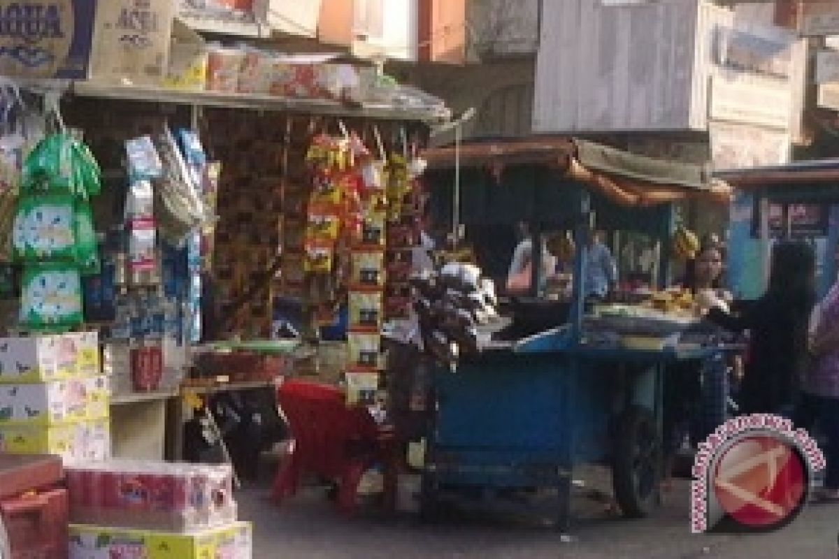 Lurah: pedagang jangan buat warung permanen