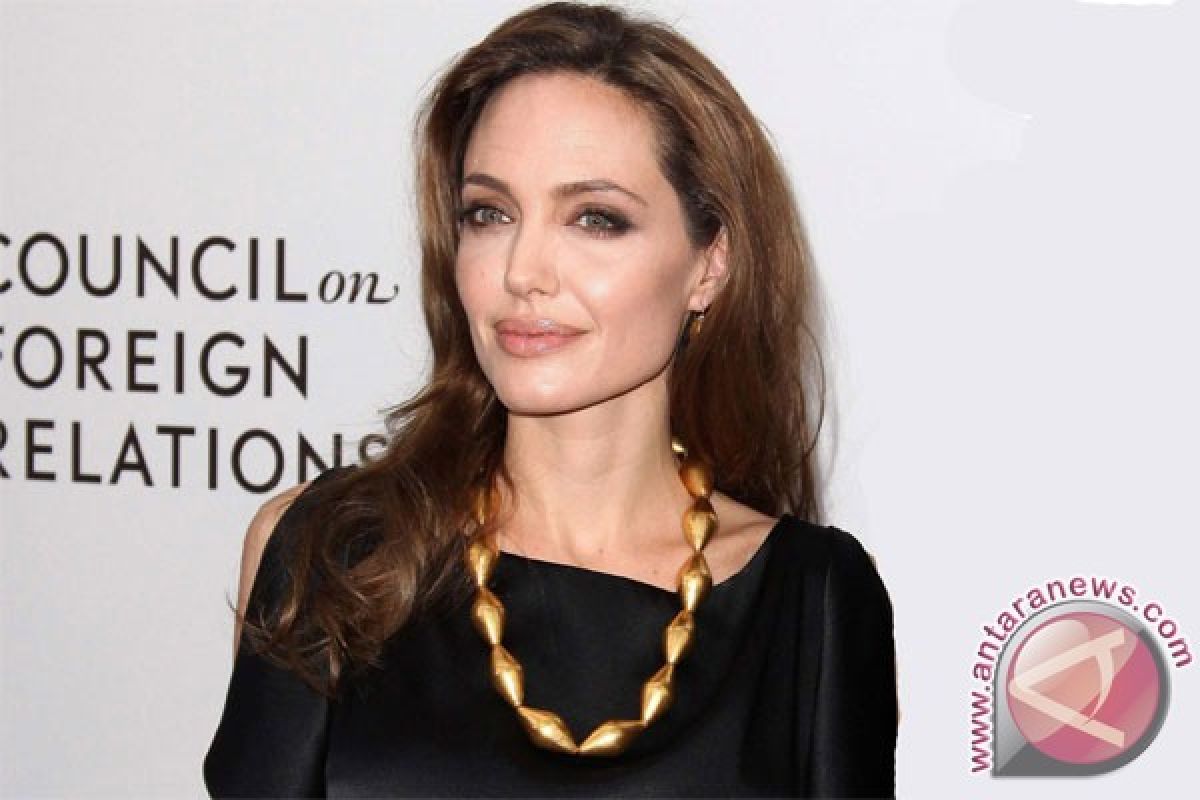 Angelina Jolie bertemu Paus setelah pemutaran "Unbroken"