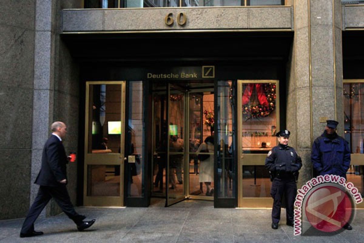 Deutsche Bank office raided, hostage taken