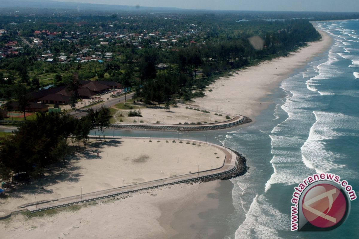 Pantai Bengkulu bersih jelang Hari Pers Nasional