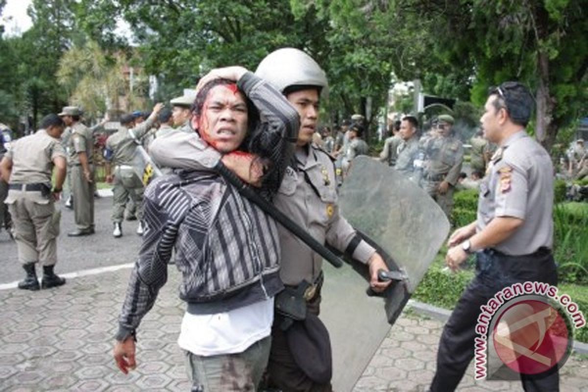 Unjuk rasa rusuh di Garut