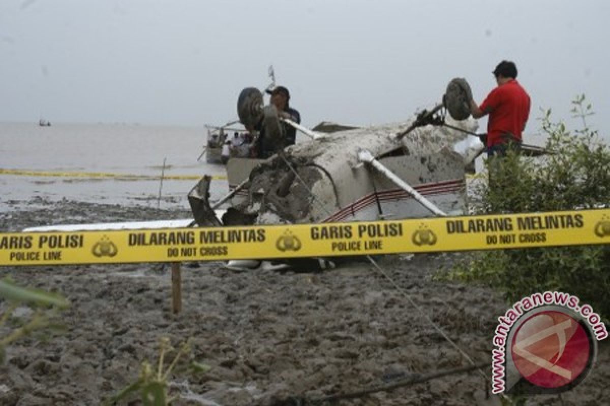 Tim SAR evakuasi Cessna yang jatuh di Cirebon
