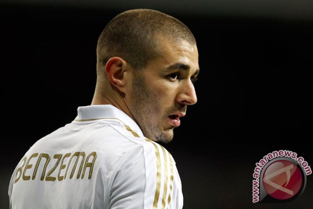 Benzema girang disejajarkan dengan Ronaldo