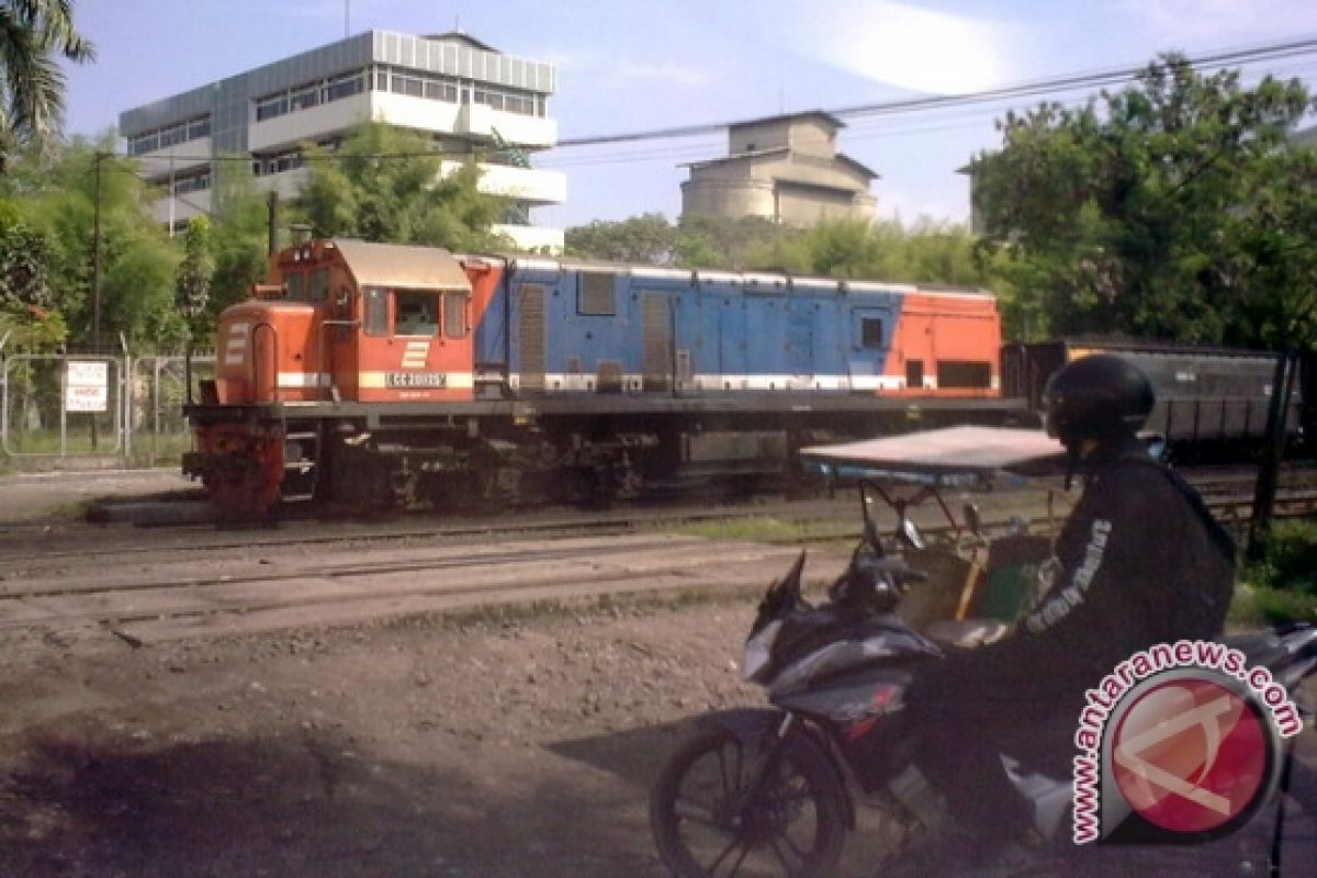 Kereta Api Babaranjang anjlok tewaskan satu orang