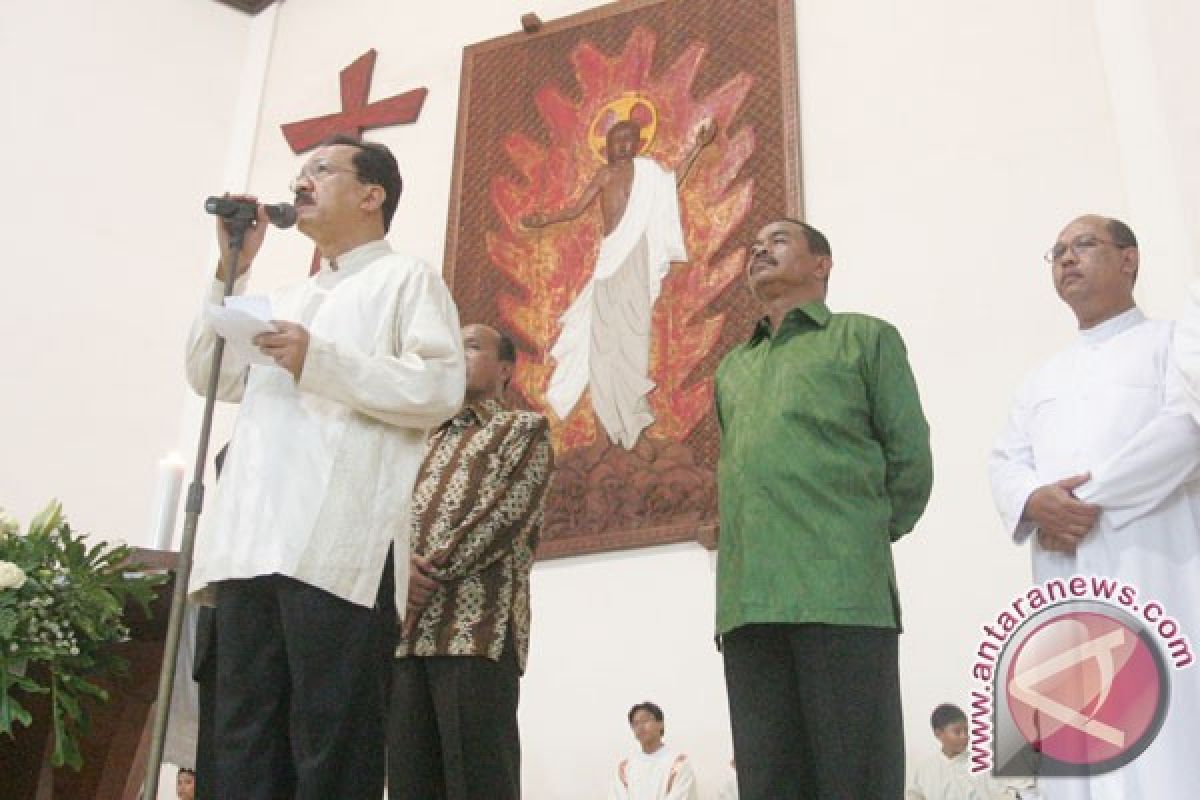 Gubernur DKI kunjungi enam gereja pada malam Natal