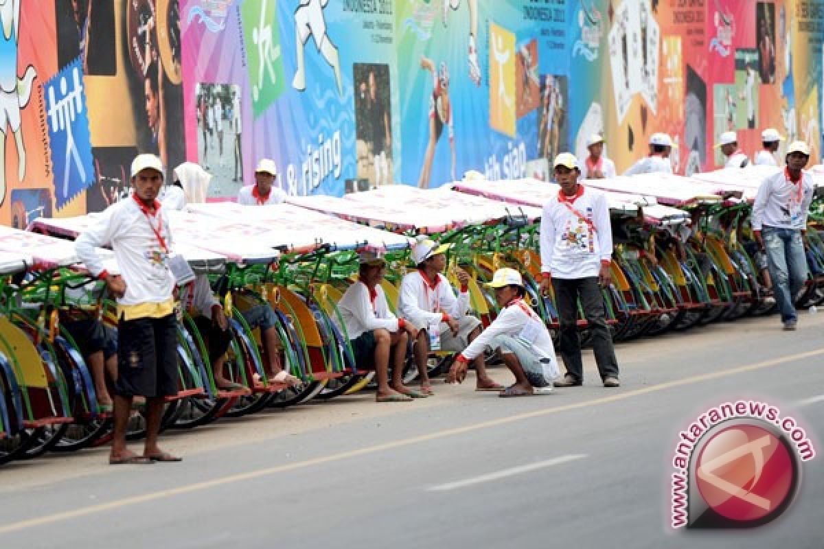 Ratusan abang becak SEA Games Palembang syukuran