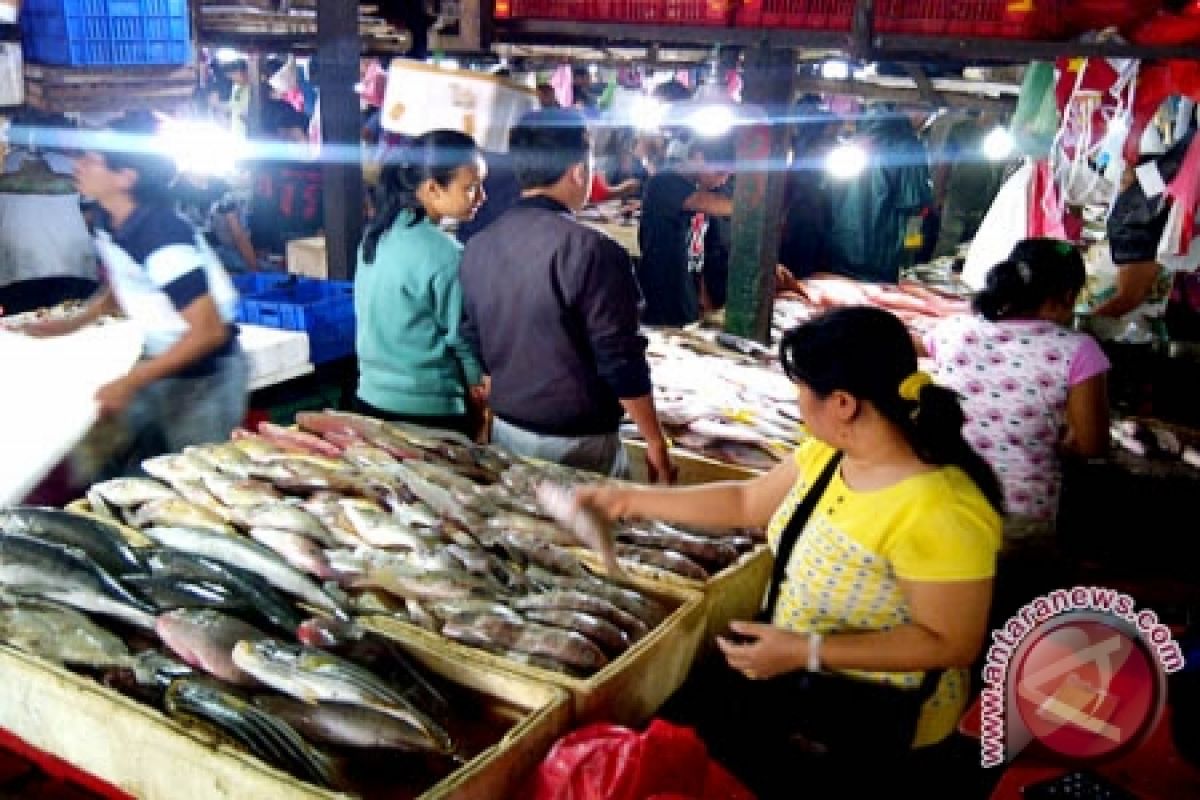 Pasar Ikan Kedonganan Dipenuhi Pembeli Jelang Tahun Baru