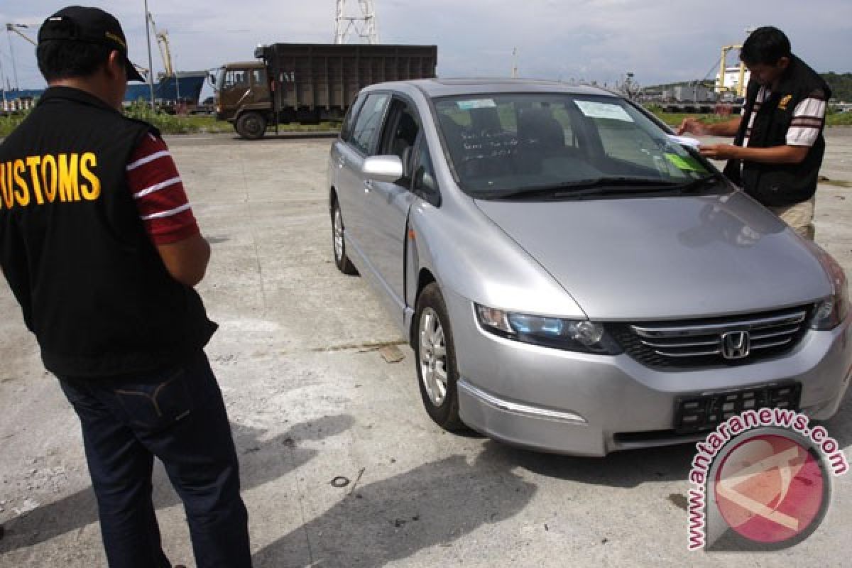 Mobil mewah eks Singapura untuk DPRD Aceh tiba
