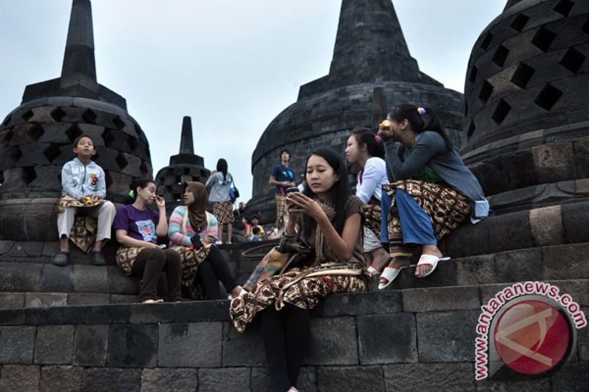 Borobudur temple has attracted over 2 mln tourists till date in 2012