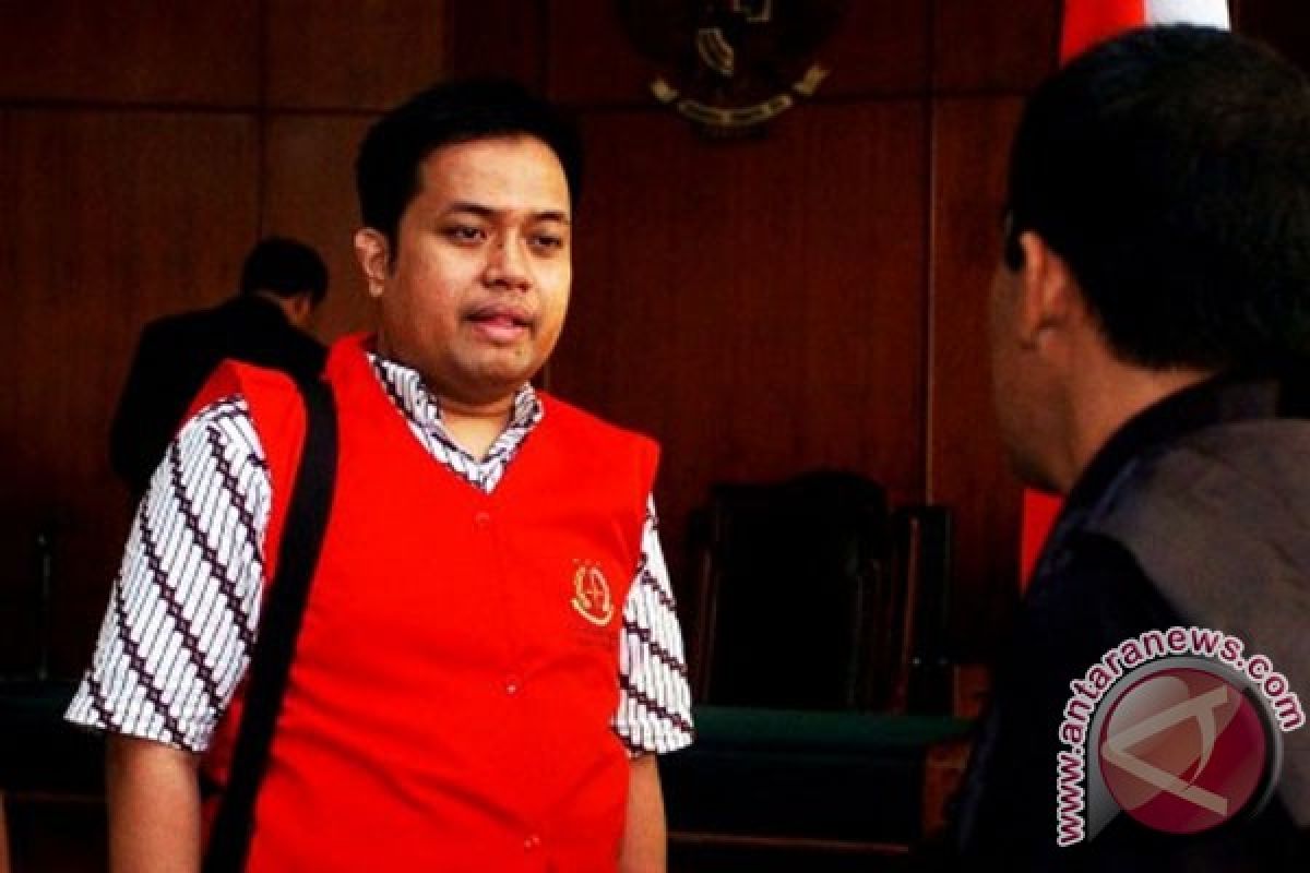 Pemalsu surat MK divonis satu tahun