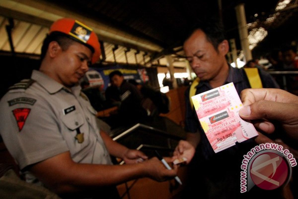 "Boarding pass" tekan penumpang KA tidak bertiket