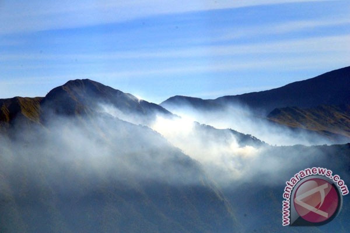 Gunung Rinjani terlarang untuk pendakian