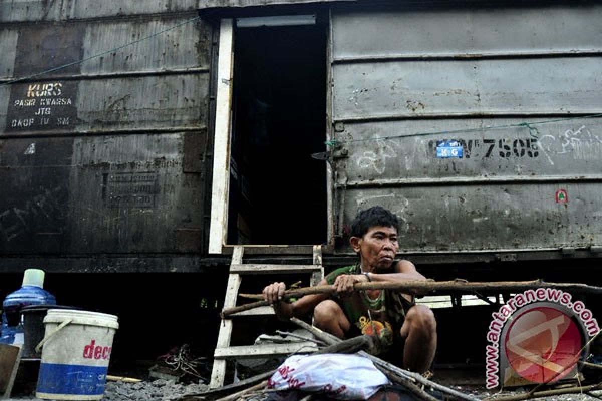 Jokowi "bedah" 30 kampung kumuh Jakarta