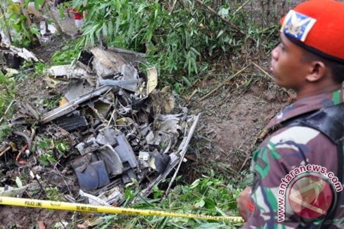 Reruntuhan pesawat latih TNI-AU masih di lokasi