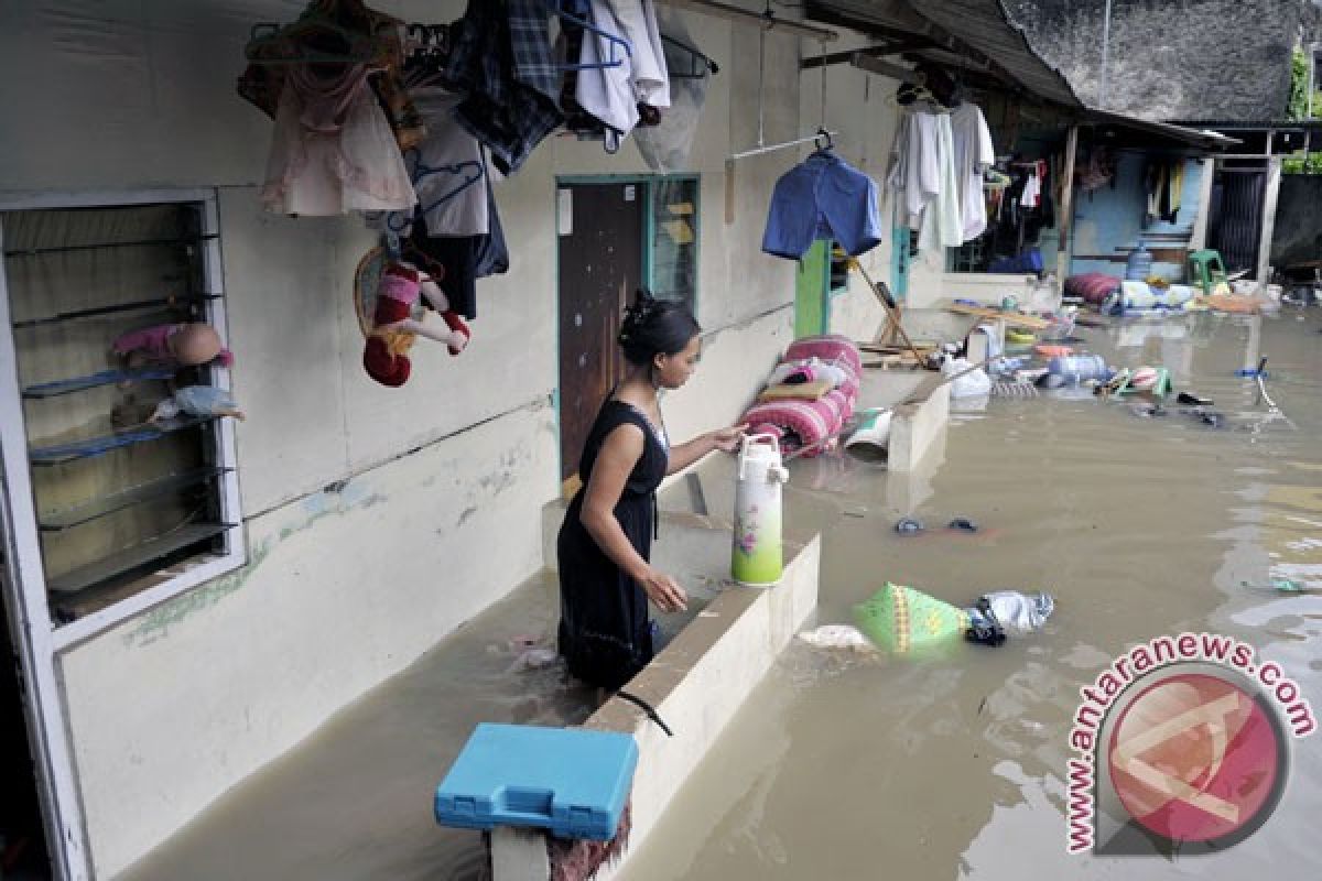 Korban banjir Denpasar kembali ke rumah