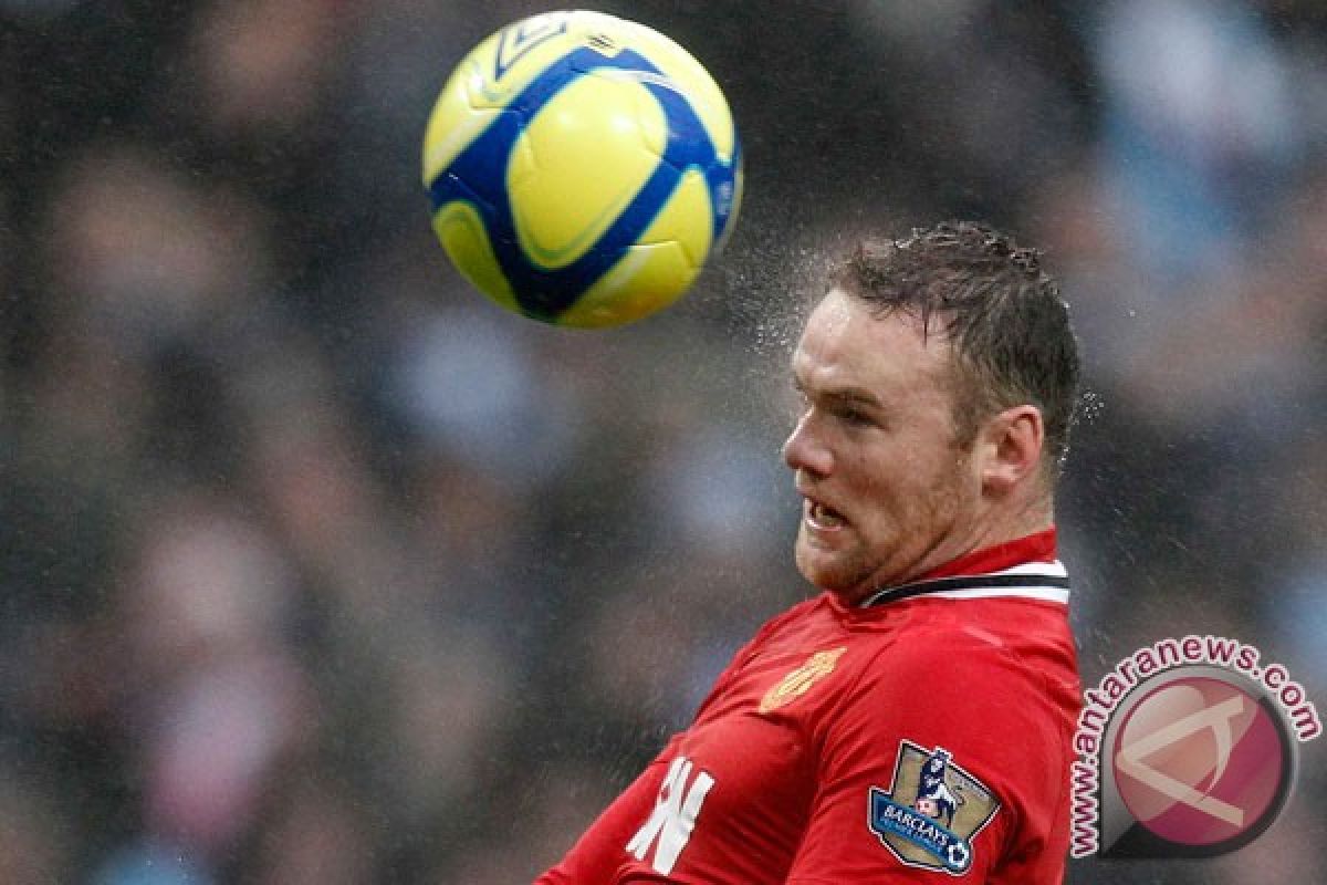 Van Gaal tugaskan lagi Wayne Rooney di tengah