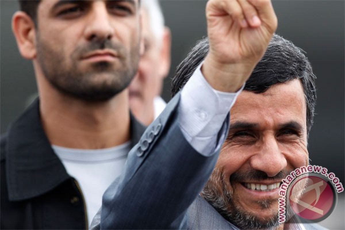 Presiden Ahmadinejad tiba di Kuba