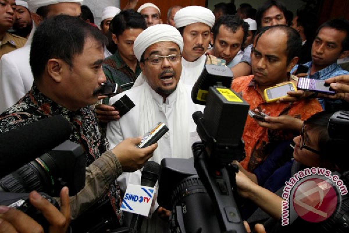 Crowd storms Cilik Riwut airport to bar FPI leader's entry