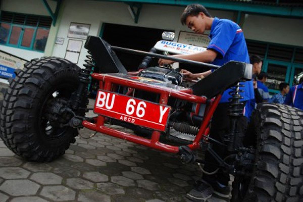 Mobil buggy Esemka Bandung "unjuk gigi"