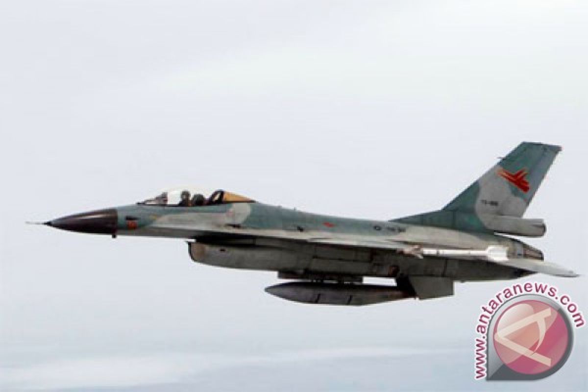 Empat pesawat tempur F16 dilibatkan dalam latihan di Biak