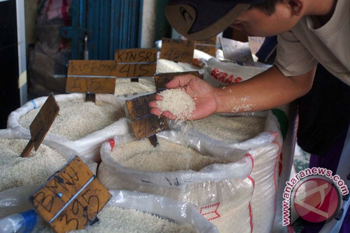 Stok kebutuhan pokok di Karawang aman jelang Ramadhan