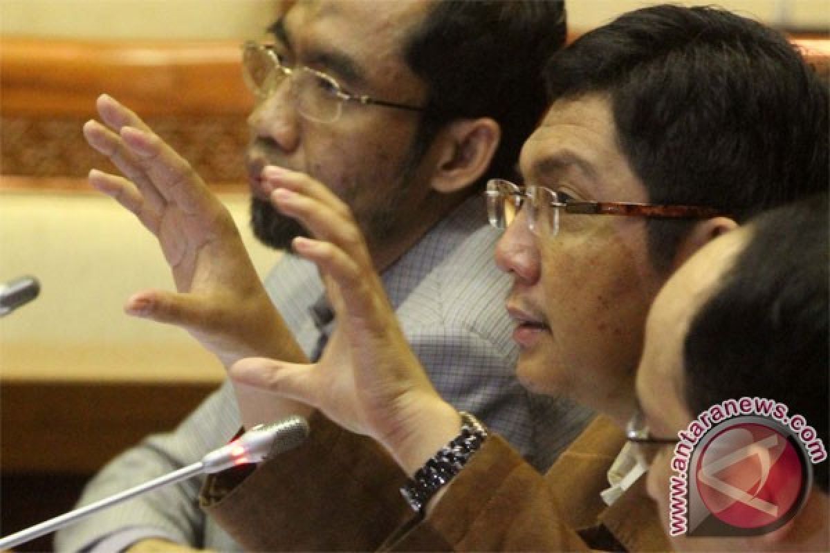 Legislator minta Pemerintah atasi pelemahan rupiah