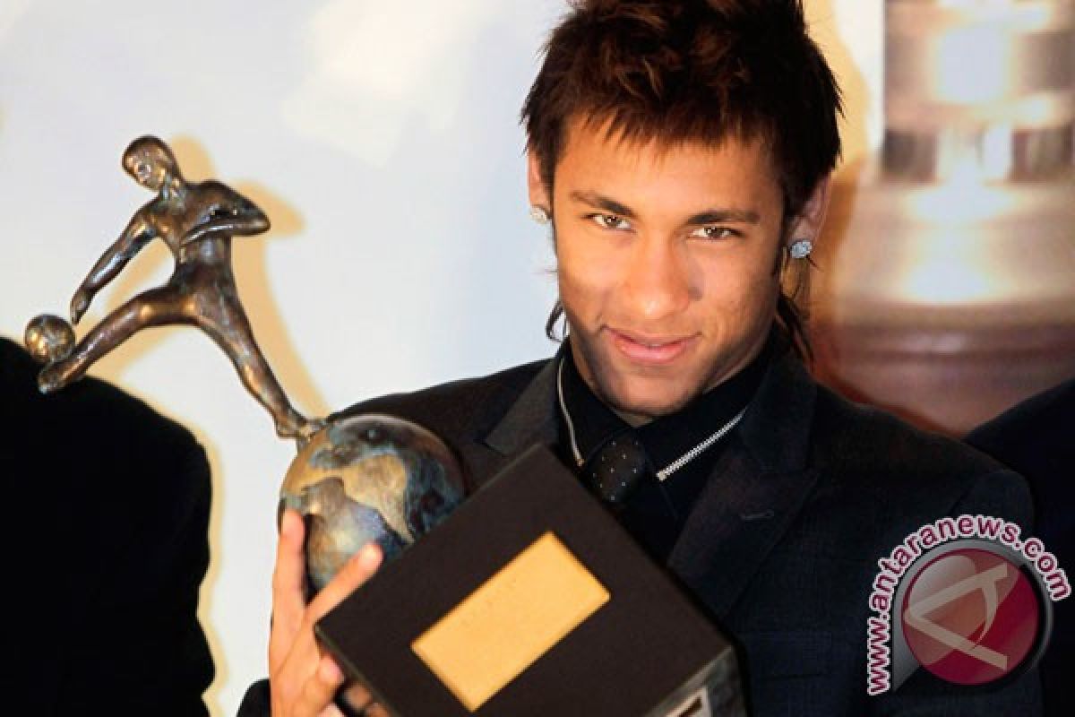 Neymar dikontrak Barca lima tahun