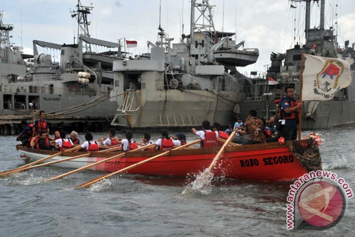 Tim ITS luncurkan kapal "rojo segoro"