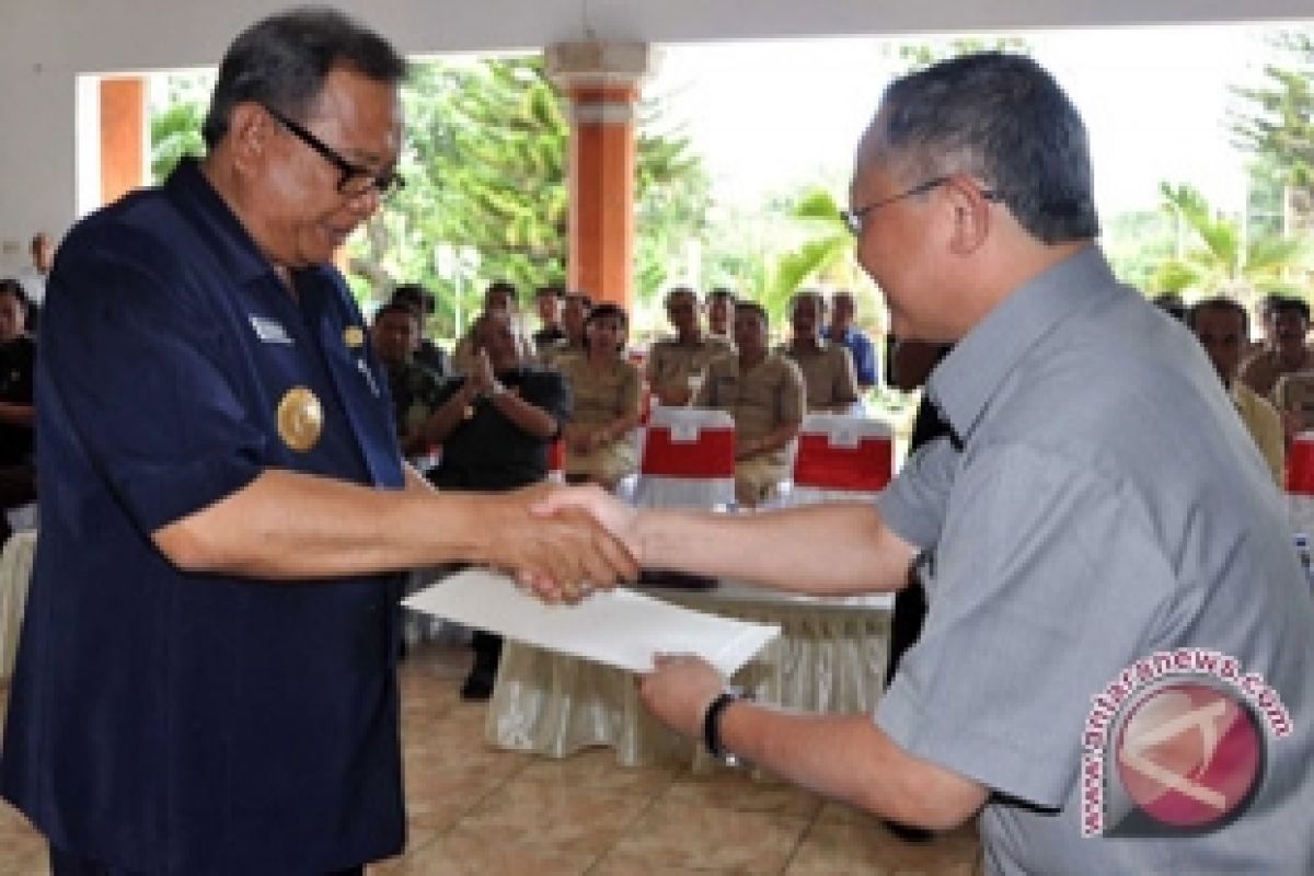 Bupati Buleleng Terima Penghargaan Kementerian PU