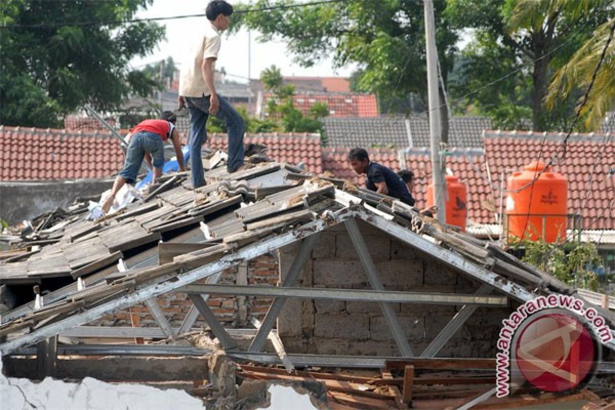 Puting beliung rusak 43 rumah di Lebak