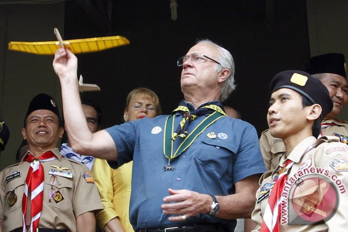 Swedish King impressed by  Bantul scouts' work
