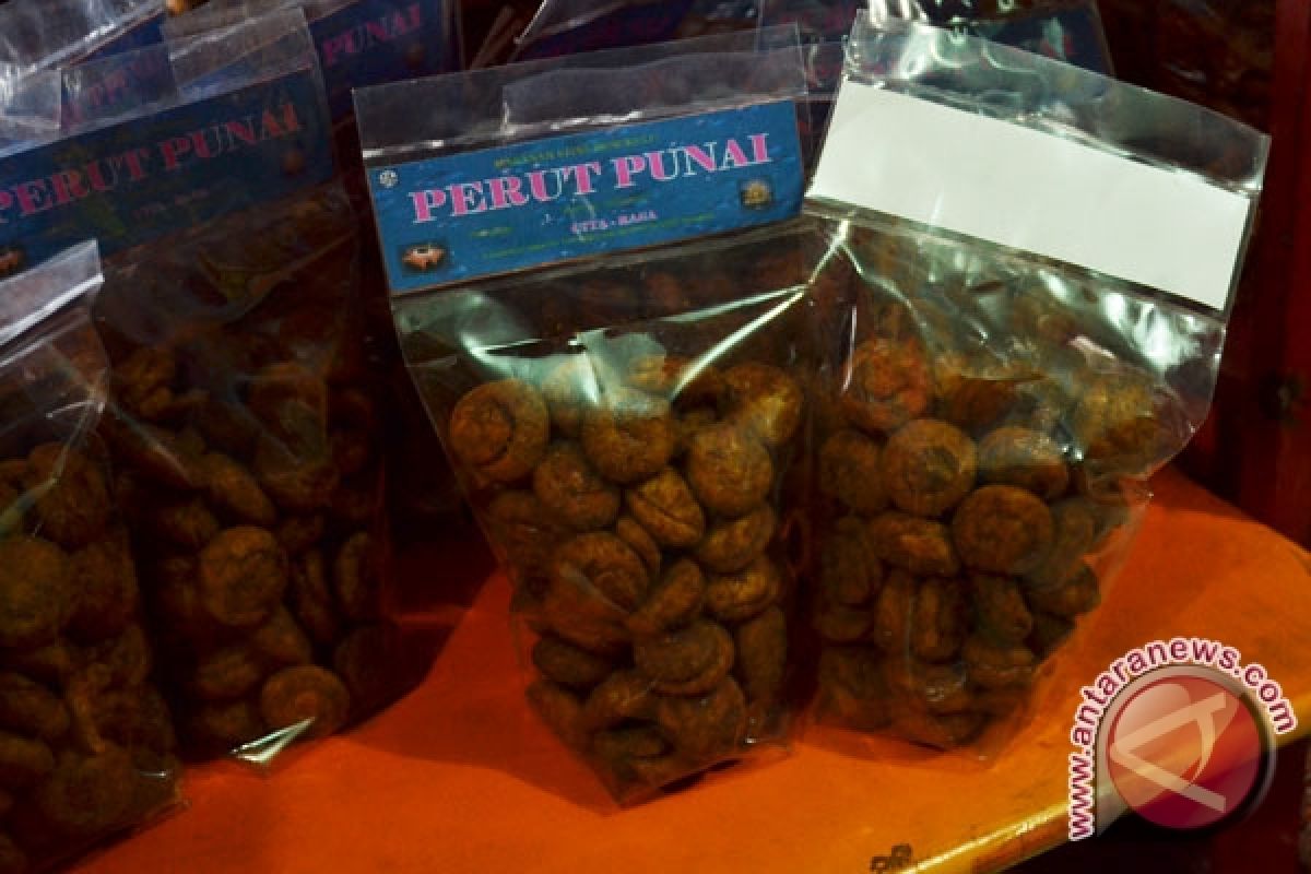 Permintaan kue perut punai meningkat