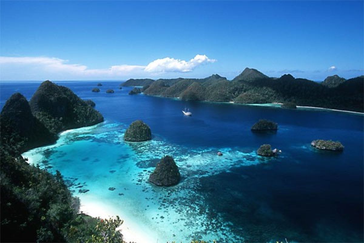 Mantan bupati Raja Ampat meninggal dunia