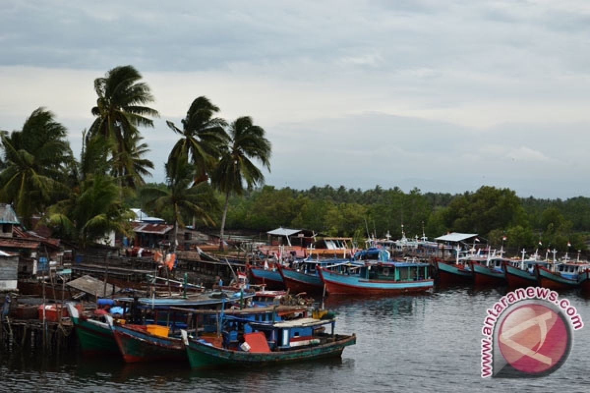 Nelayan butuh perhatian Pemda karena tidak melaut