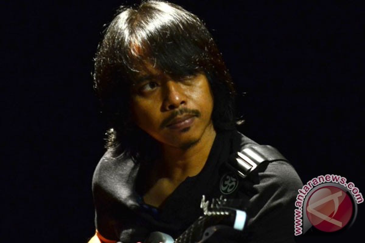 Gitaris Dewa Budjana dirikan "Museum Gitarku"