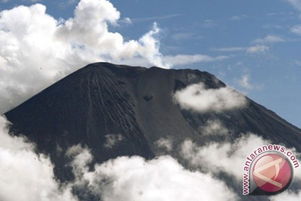 Hanya 1.000 pendaki boleh upacara di Semeru