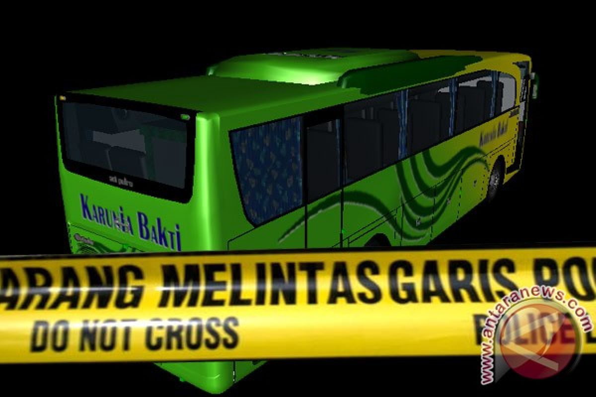 Dua bus terperosok di jalur wisata Ciwidey