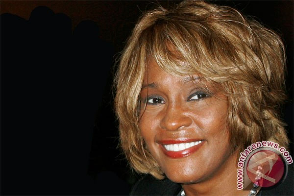 Whitney Houston`s FBI files show fan letters, possible extortion