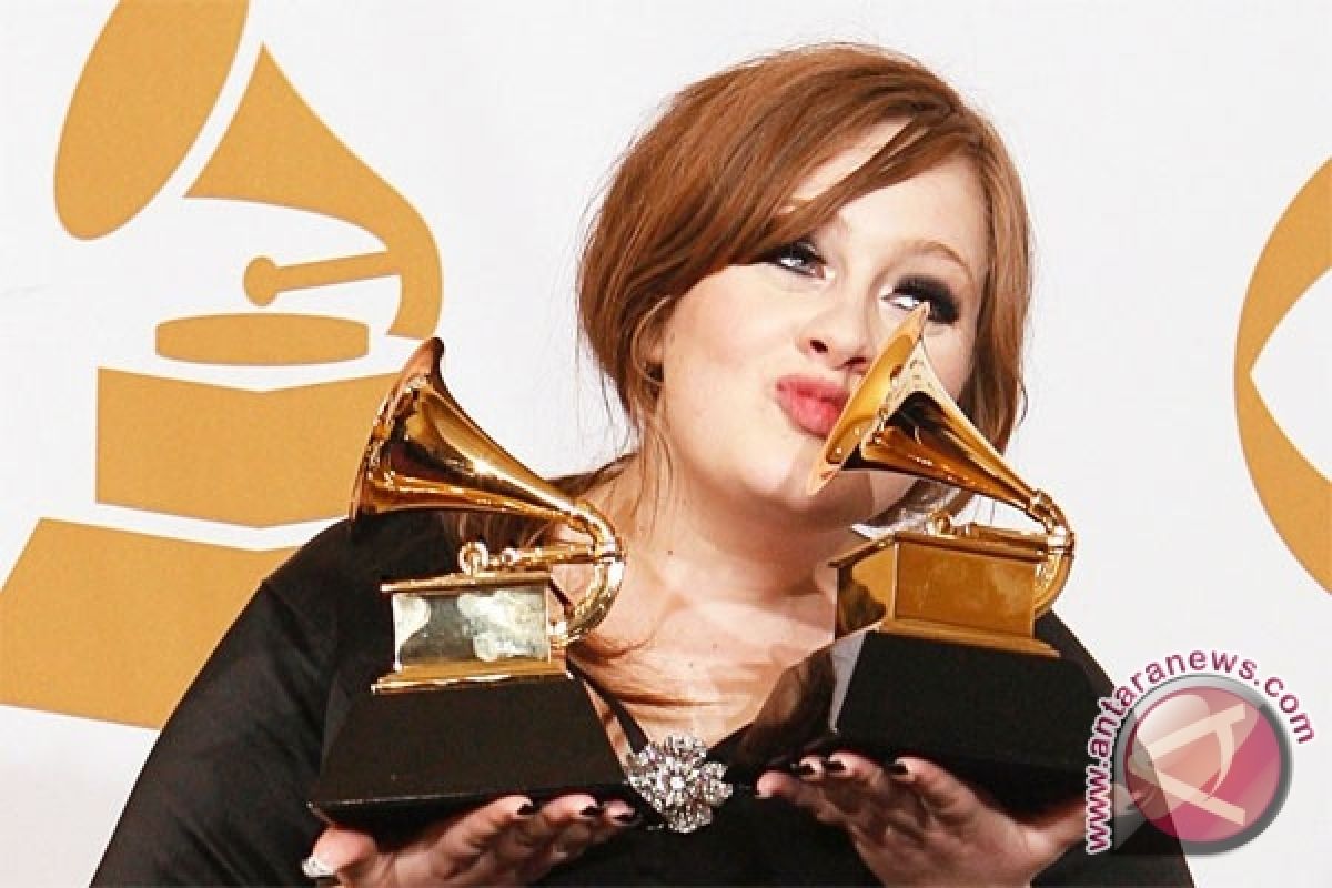 Adele menangi enam penghargaan Grammy Awards